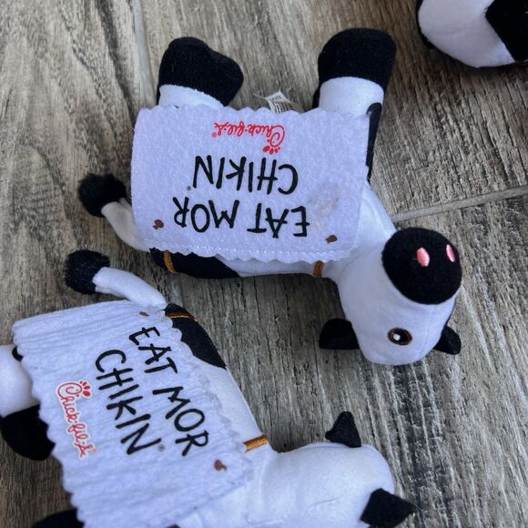 Chick-fil-A EAT MORE CHIKIN Cow Plush Lot of 10 Assorted Plush Christmas - Picture 4 of 10